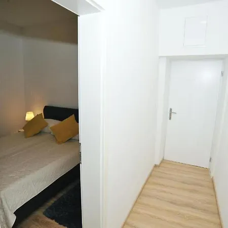 Patricija 2 3*